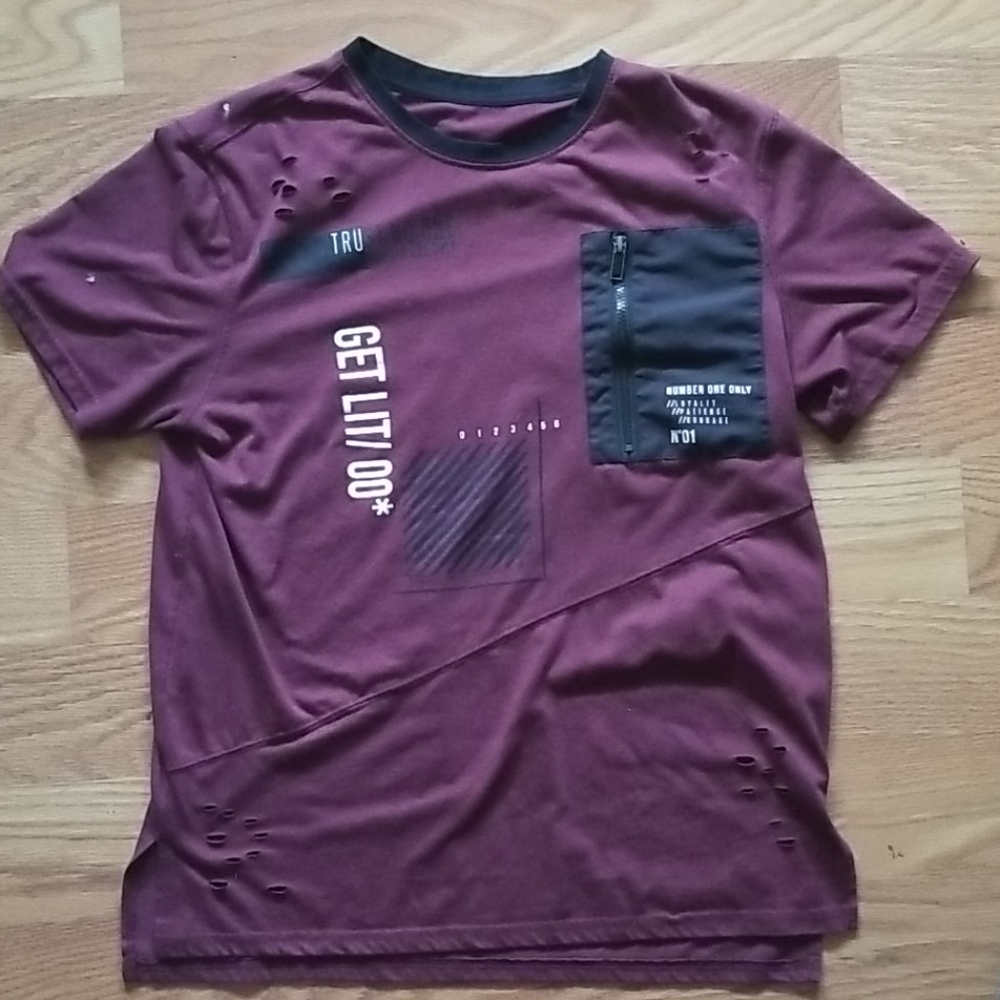 Maroon Rue 21 shirt